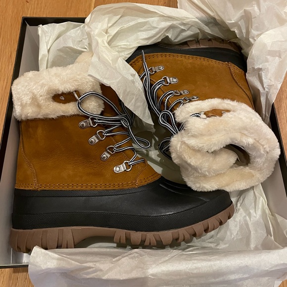 J.Crew “The Perfect Winter Boot” with sherpa lining - Picture 2 of 6